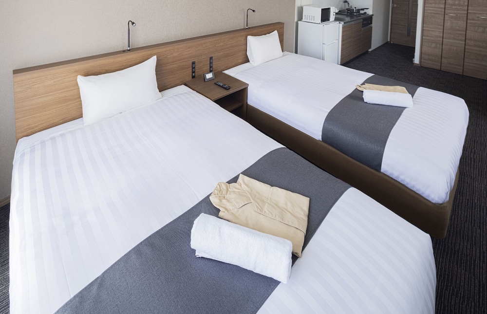 Standard Room, Multiple Beds - Photo 10
