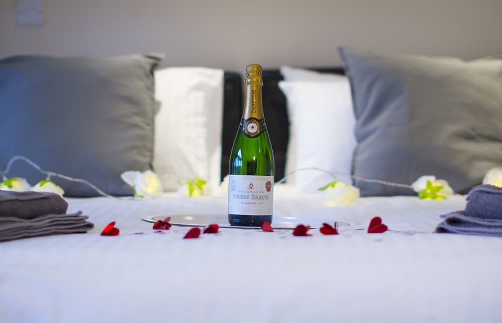 Superior Suite, 1 King Bed photo 3