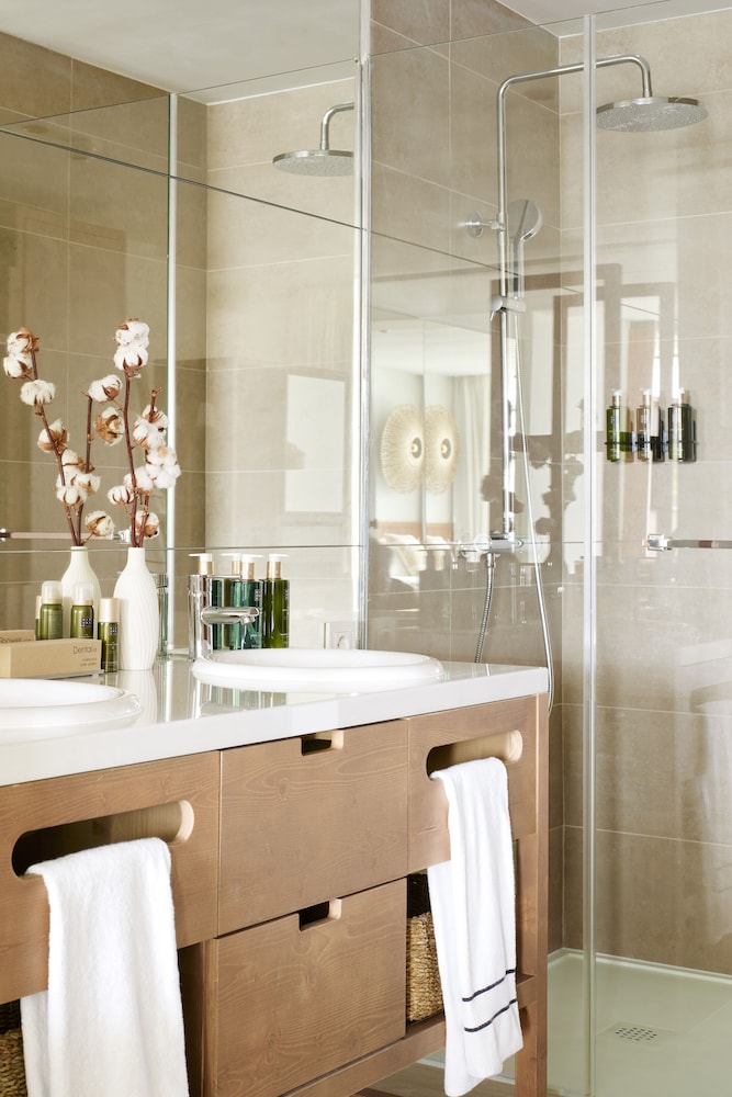 The Level Junior Suite Cala Galdana View thumbnail 6