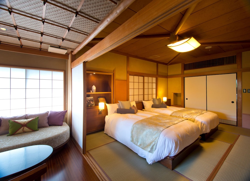 Japanese Western Style Twin Room, Open-air Bath(When selecting Half Board Plan:Dinner is French)