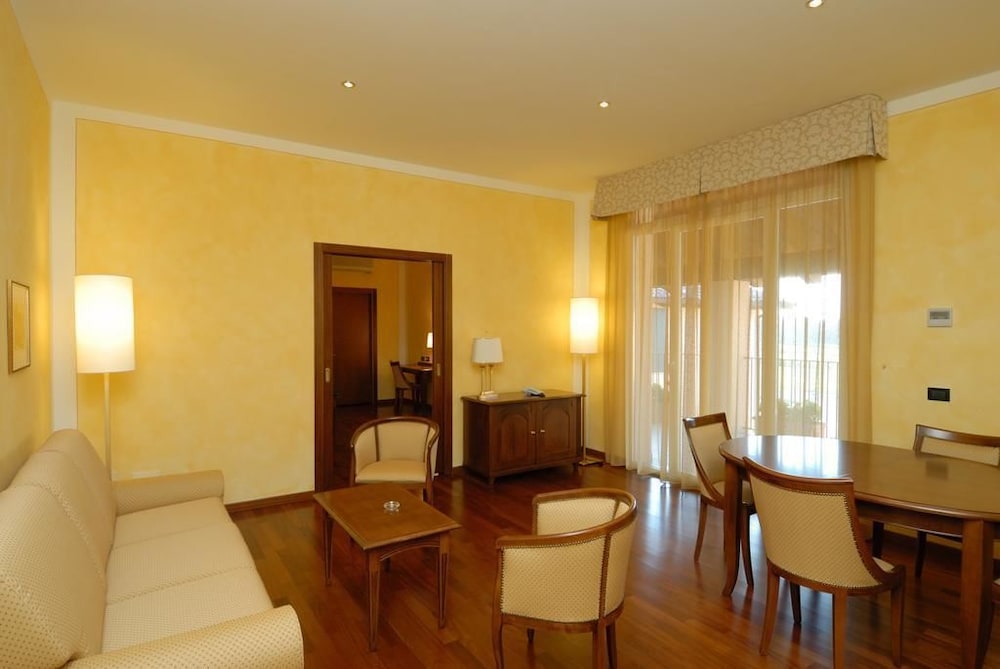 Junior Suite, 2 Queen Beds photo 2