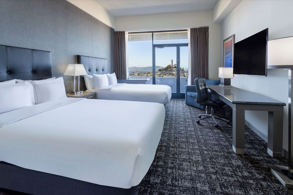 Room, 2 Double Beds, Balcony, Bay View - Photo 1