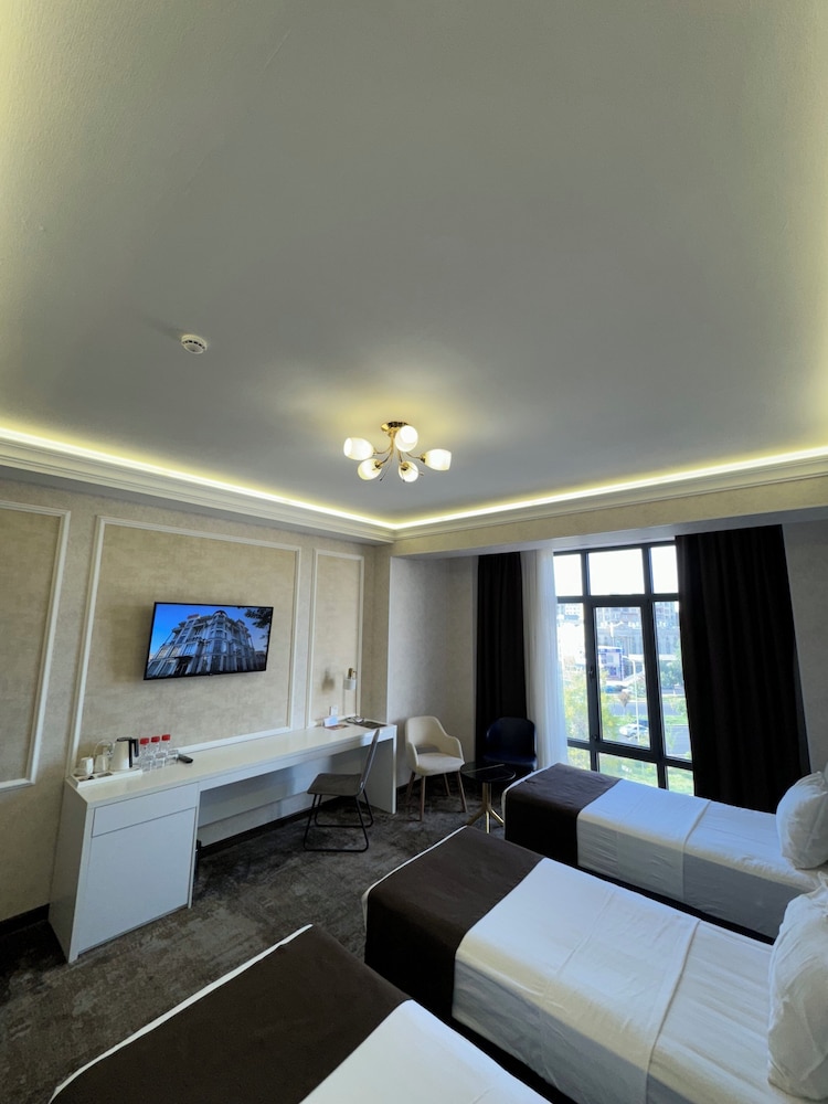 Deluxe Triple Room (Top floor) - Photo 4
