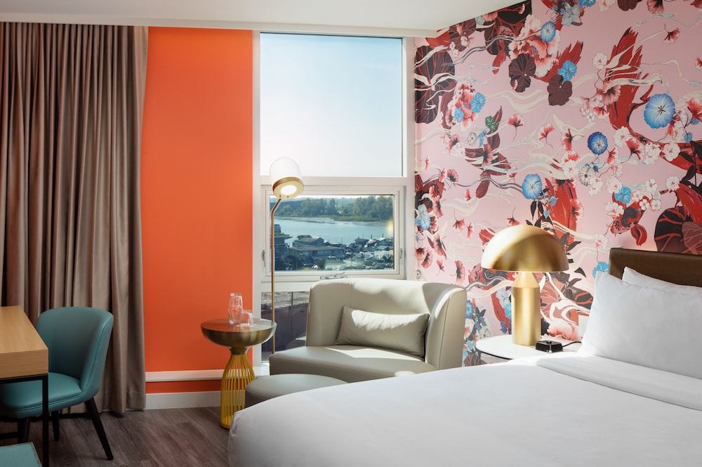 Superior Room, 2 Queen Beds - Photo 5