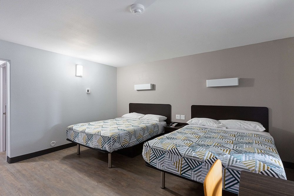 Standard Room, 2 Queen Beds, Non Smoking, Kitchenette - Photo 7