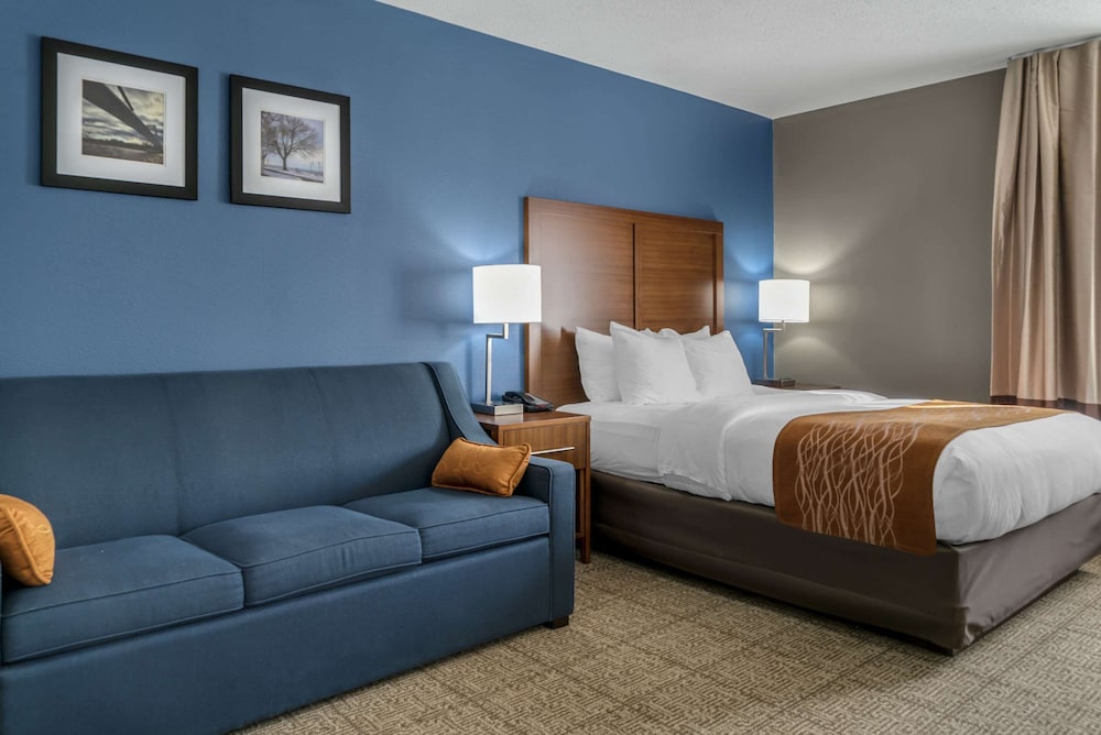 Suite, 1 King Bed, Jetted Tub - Photo 2