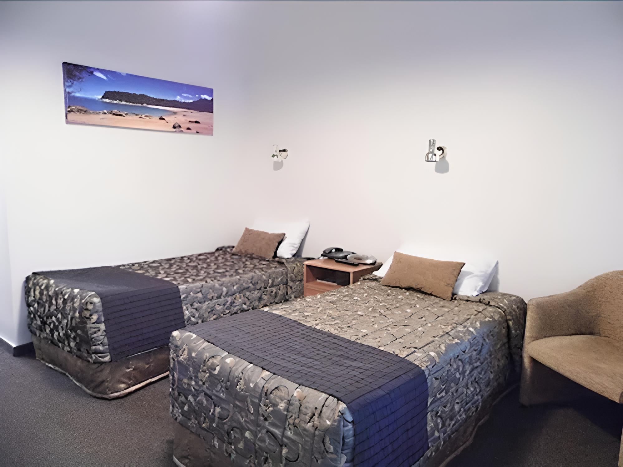 Standard Studio, 1 King Bed, Courtyard Area photo 1