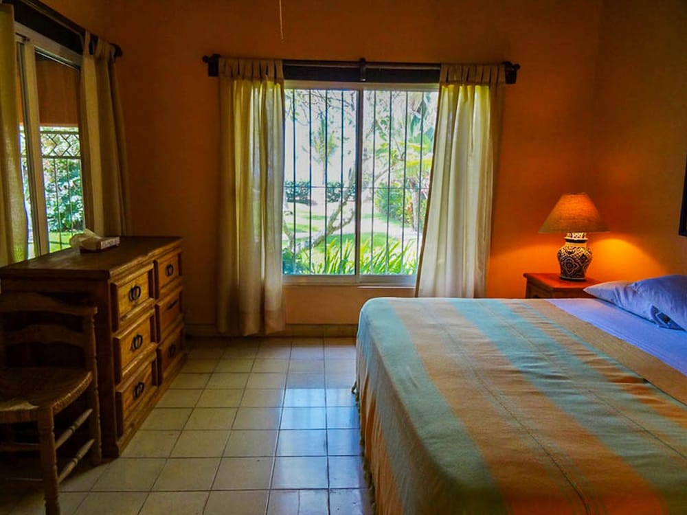 Luxury Townhome, 2 Bedrooms photo 2