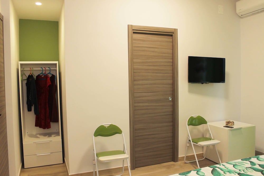 Double Room - Photo 6