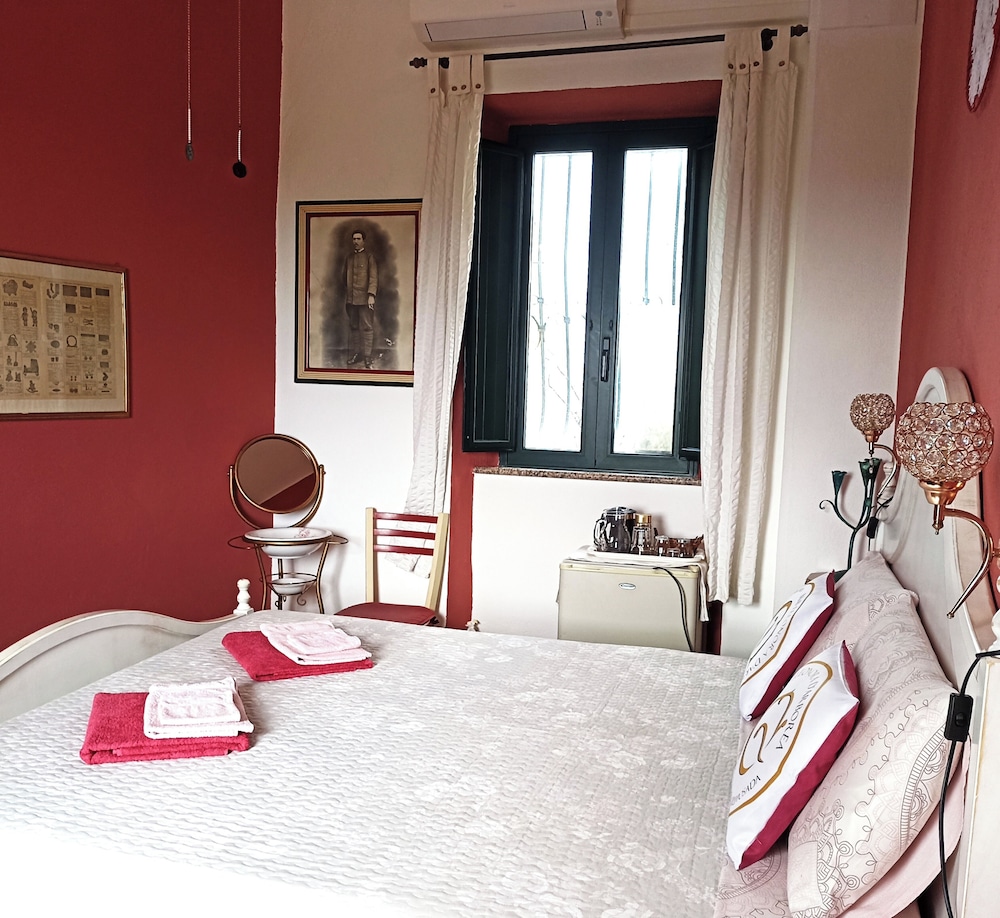 Traditional Double Room (Private External Bathroom) photo 3