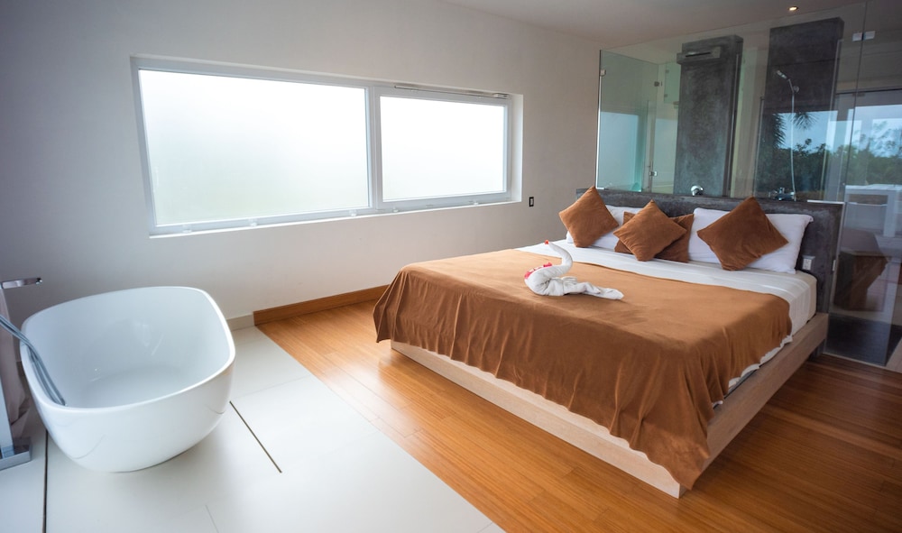 Casa Vista del Caribe: 5-Bedroom Villa