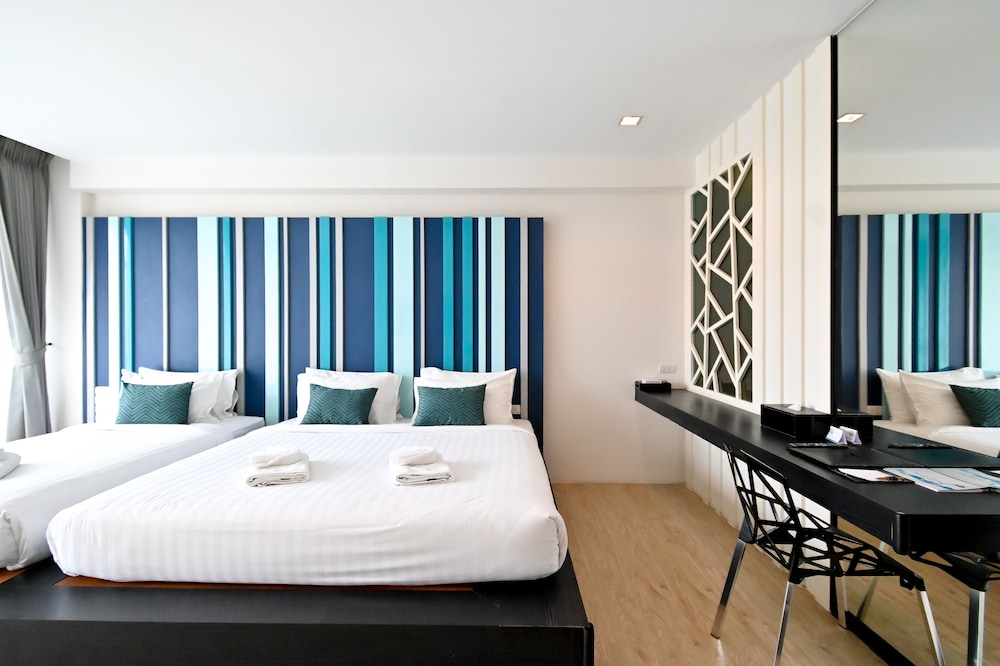 Deluxe Triple Room, 1 Bedroom, Balcony