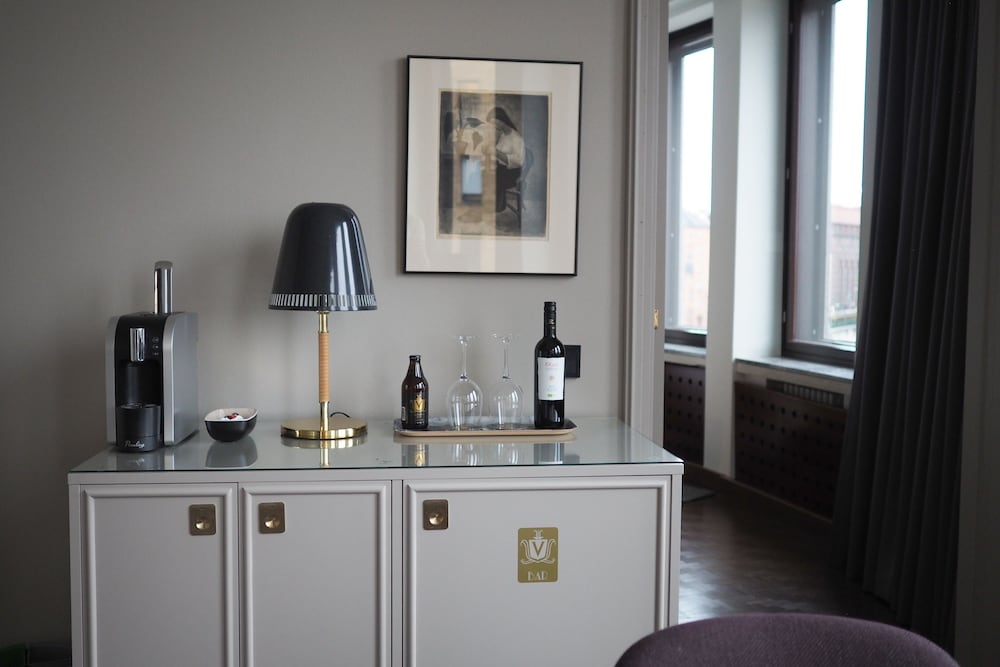 Business Suite - Photo 6