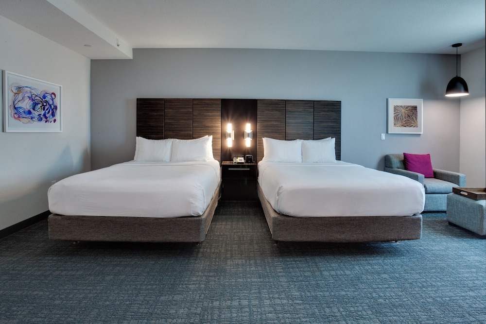 Standard Room, Multiple Beds - Photo 7