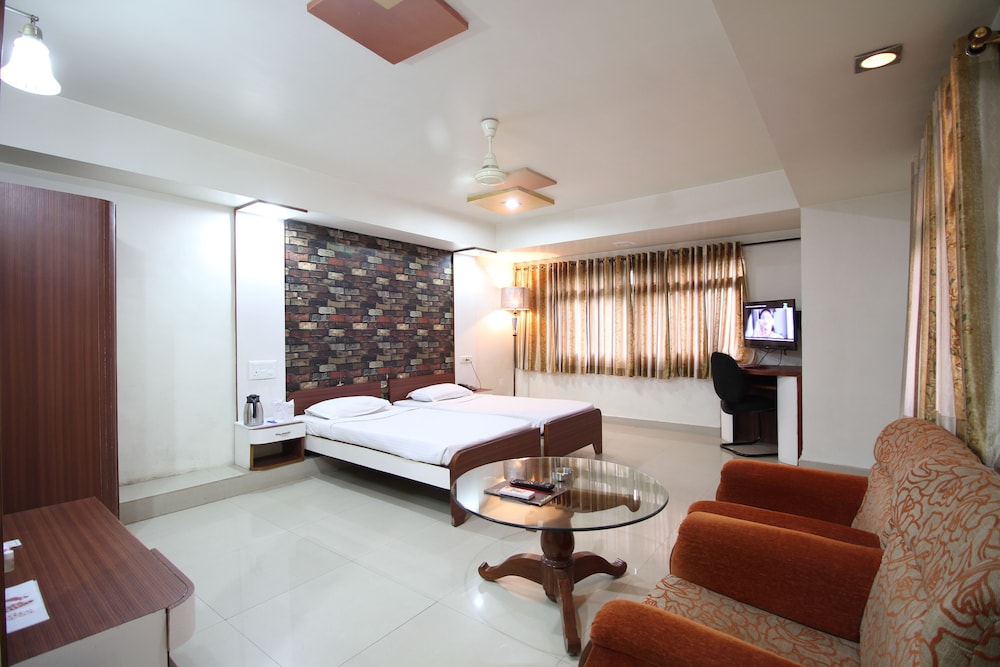 Deluxe Double or Twin Room photo 2