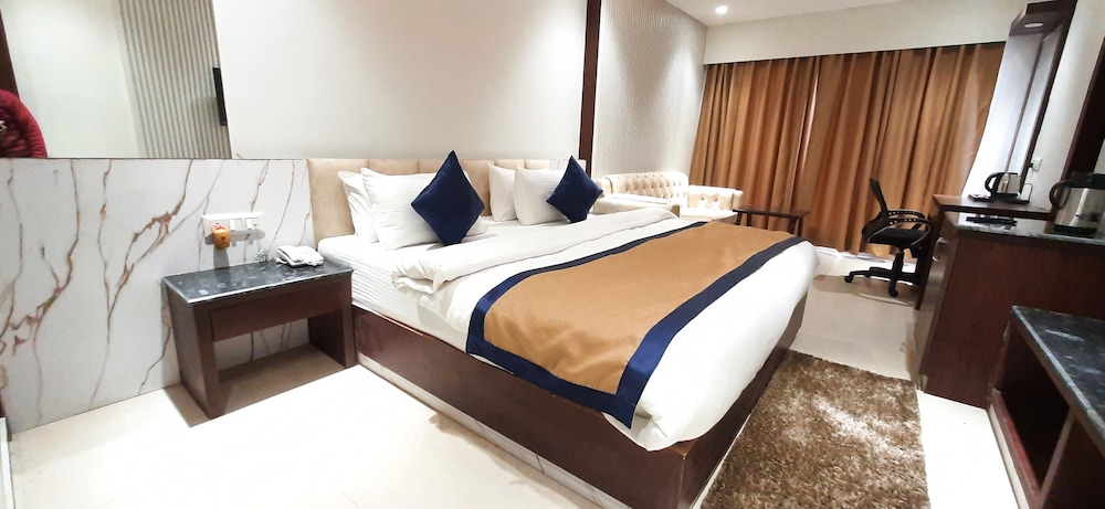 Executive Room - Photo 3