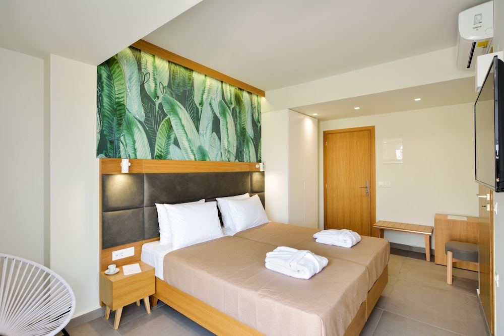 One Bedroom Suite with terrace and sea view - Photo 4