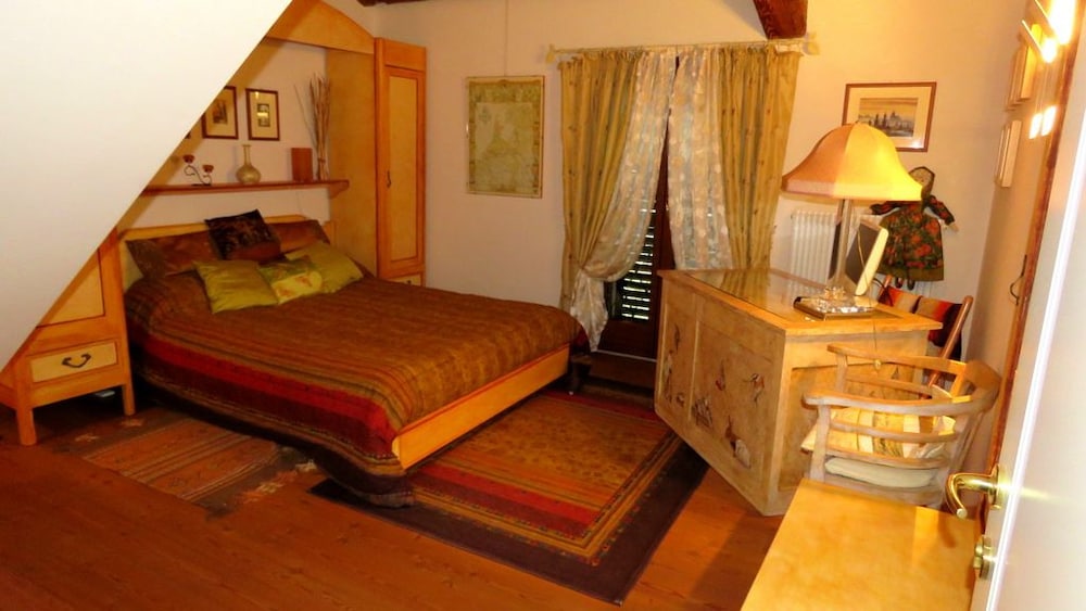 Classic Triple Room, Balcony, Garden View photo 1