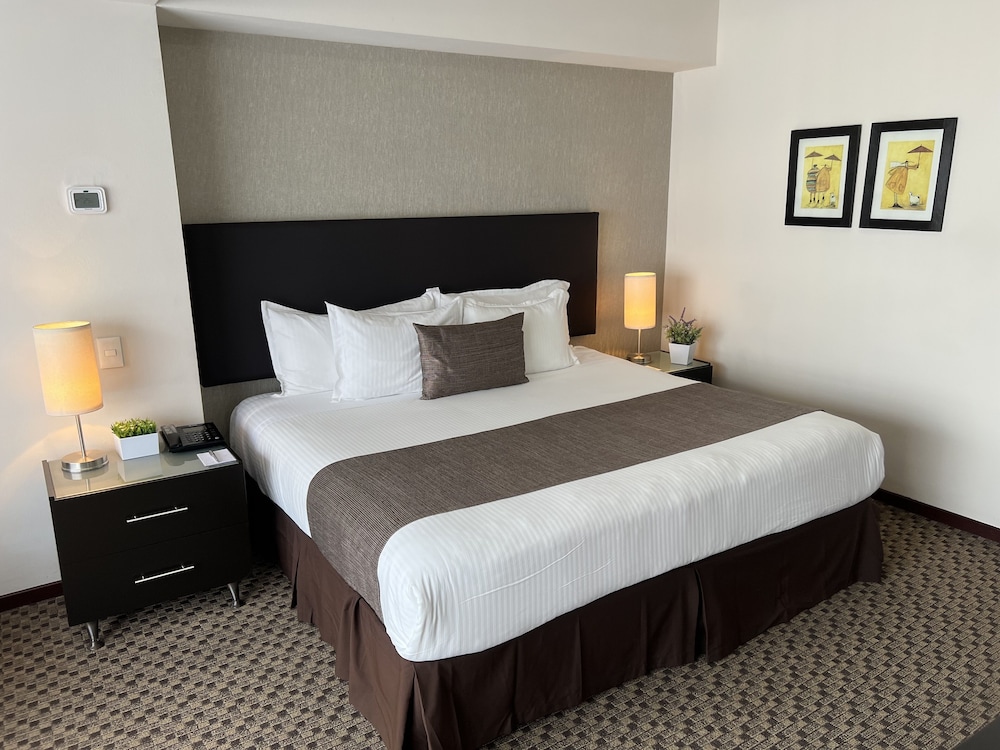 Deluxe Room - Photo 2