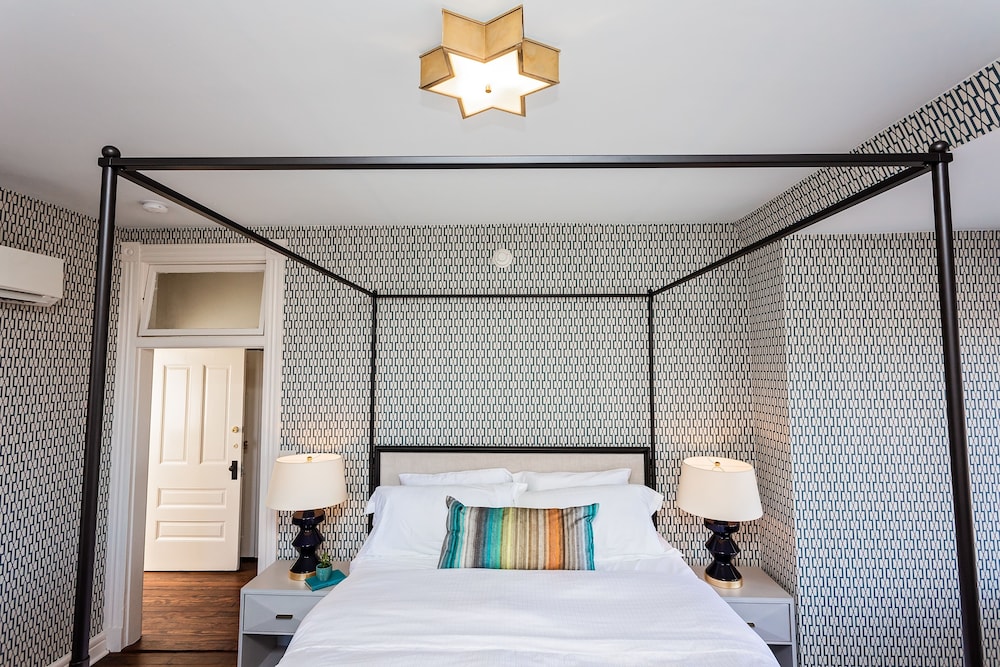 Four Eleven York Suite photo 1