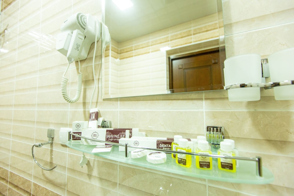 Standard Twin Room - Photo 4