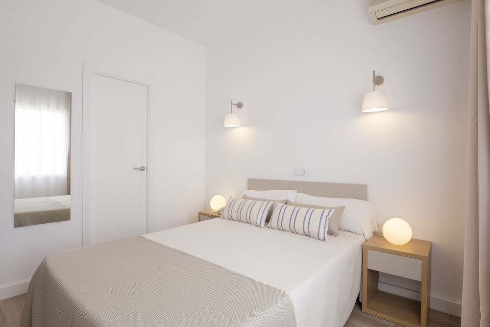 Single Room, Terrace, Partial Sea View