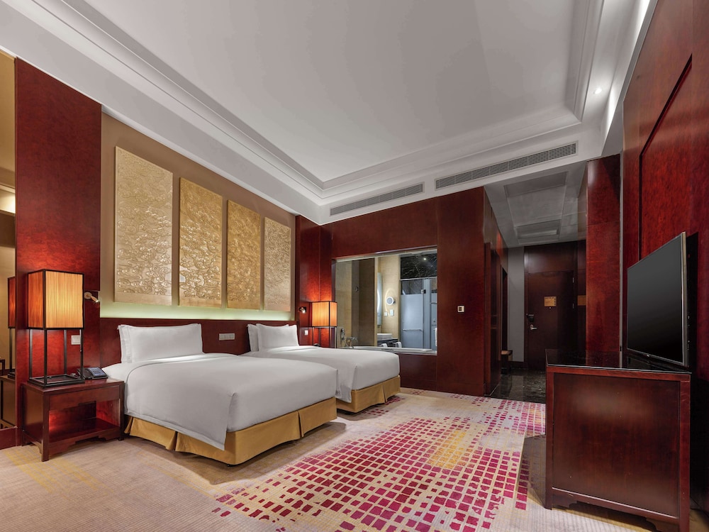 Executive Room, Twin Beds - Photo 4