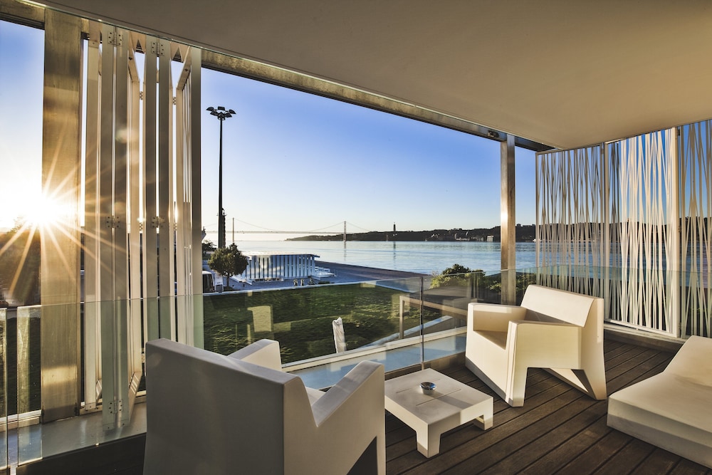 Suite (Diplomatic) - Photo 1