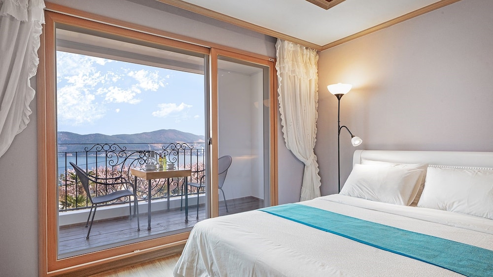 Premium Double Room photo 2