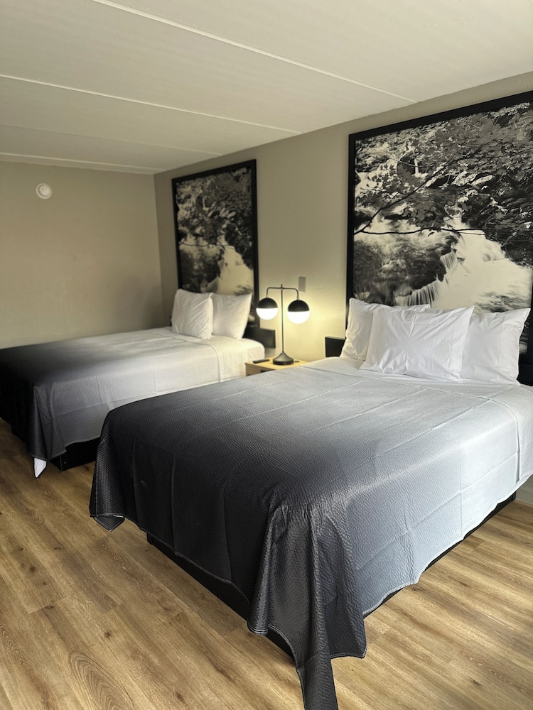 Room, 2 Queen Beds, Non Smoking - Photo 2