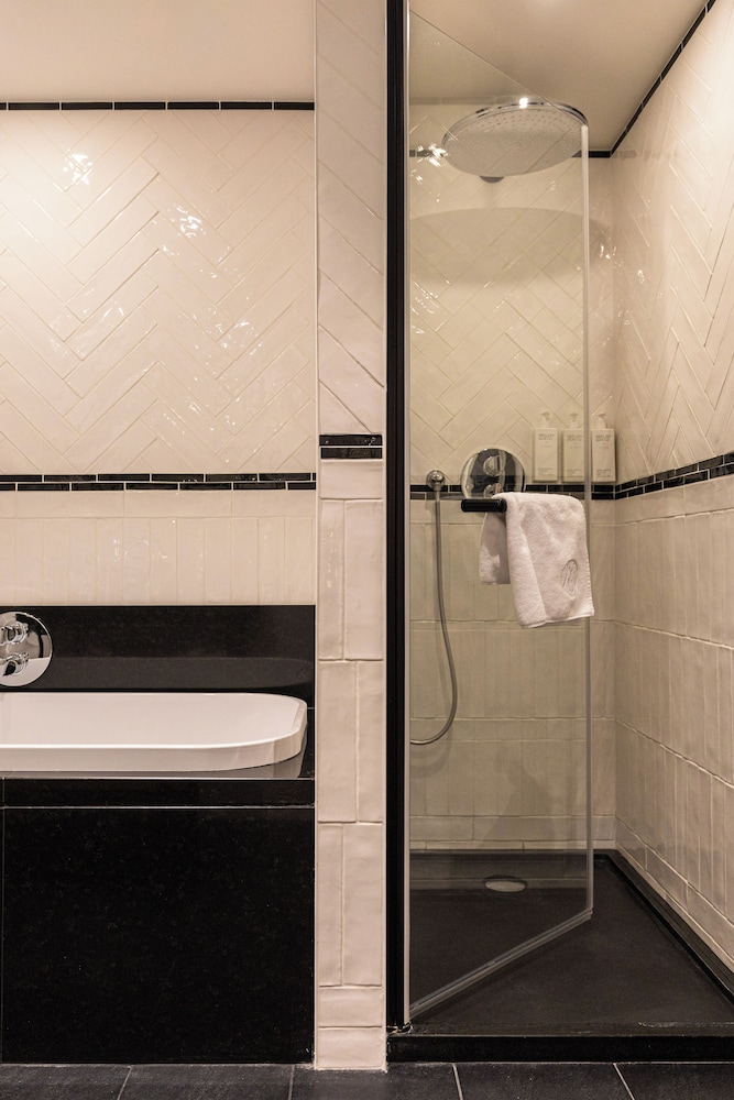 Grand Prestige Suite photo 3
