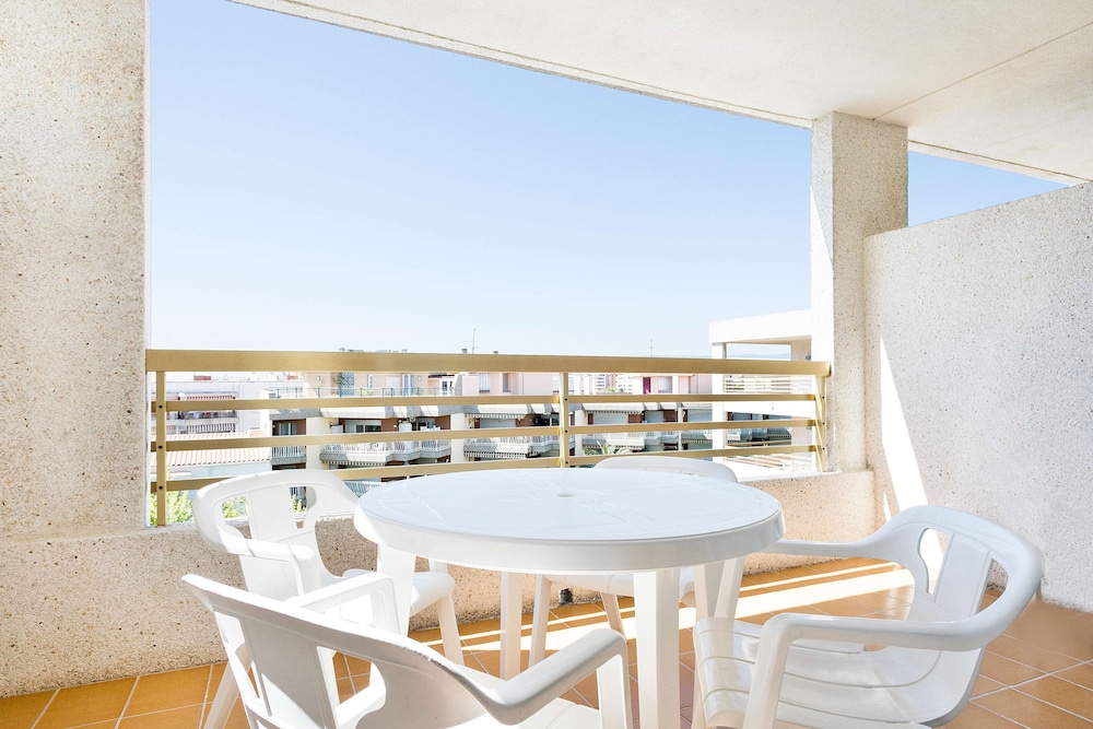 Standard Room (3 Adults) - Photo 4