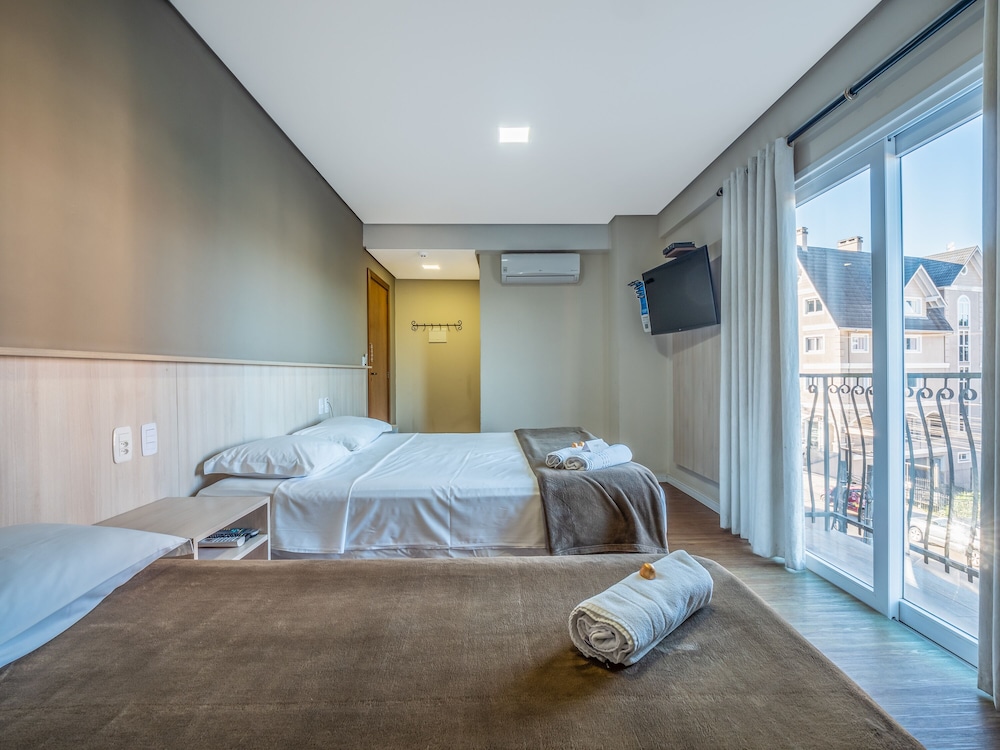 Deluxe Triple Room photo 3