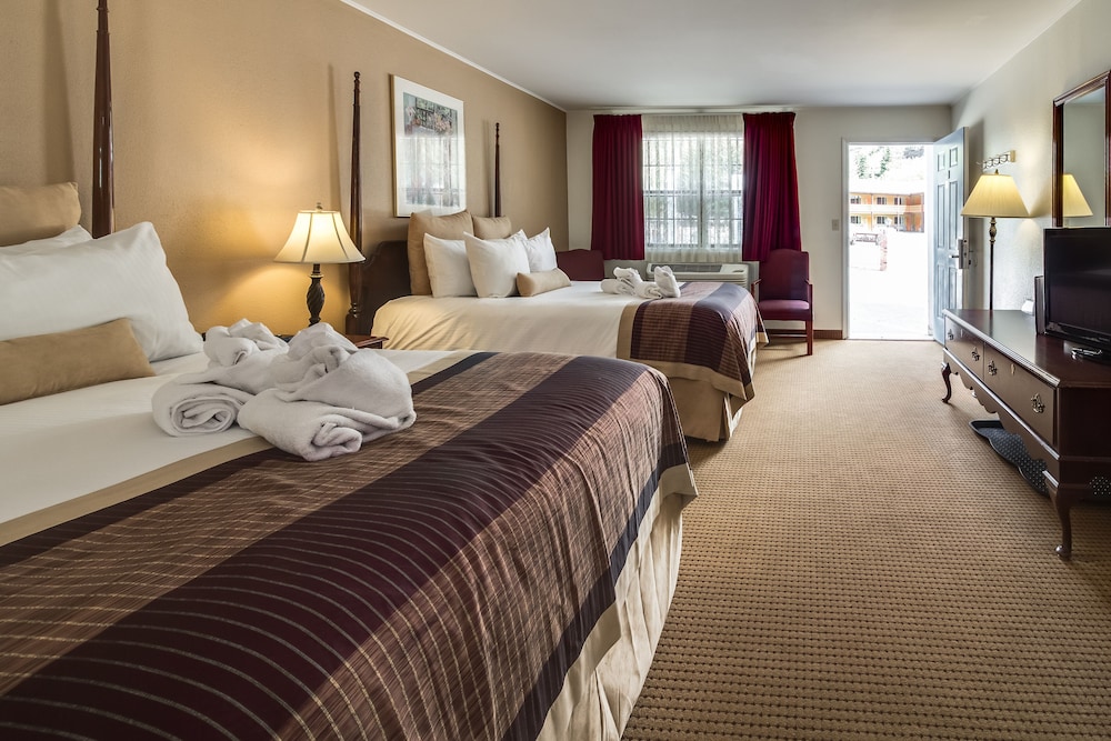 Deluxe Suite, 2 Bedrooms, Balcony photo 2