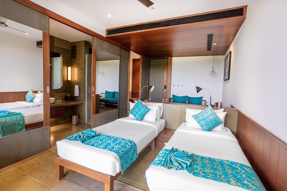Deluxe Double Room, Balcony, Garden View