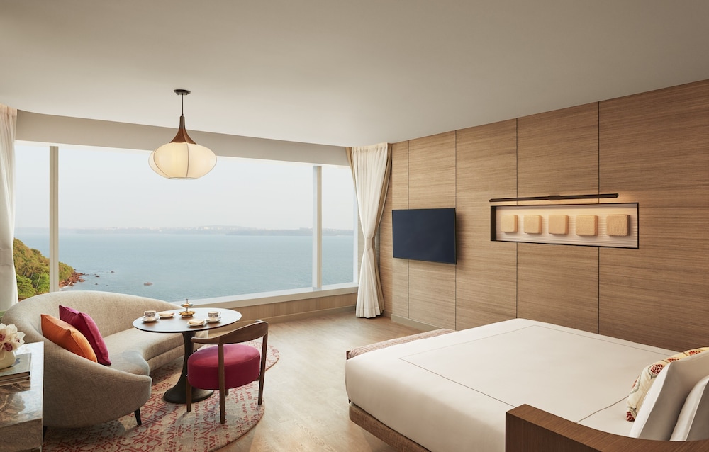 Club Room, 1 King Bed, Sea View (Taj)