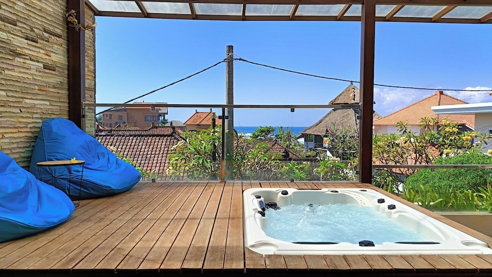 Signature Villa, 2 Bedrooms, Hot Tub photo 2
