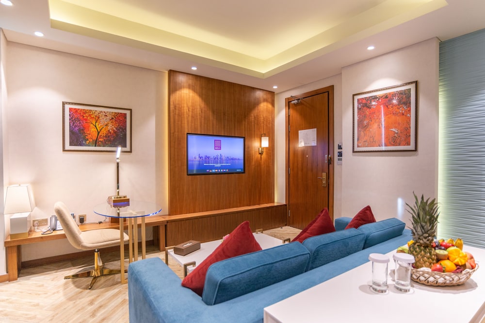 One Bedroom Suite - Photo 4