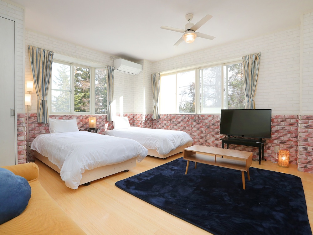 Basic Double Room (for 3 Guests, Western Style)