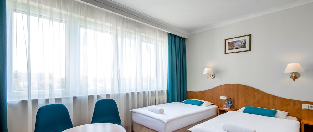 Luxury Room, 1 King Bed, Non Smoking - Photo 4