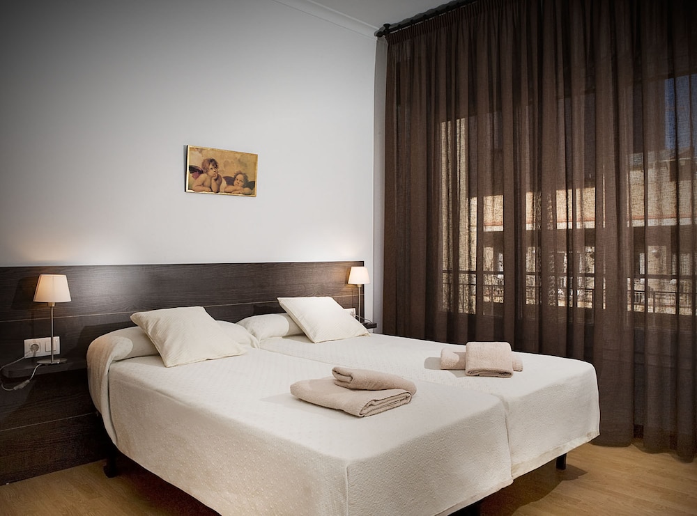 Apartment, 3 Bedrooms, Balcony (3-3) photo 2