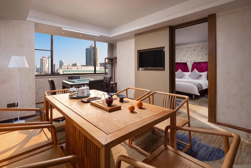 Deluxe Suite photo 1