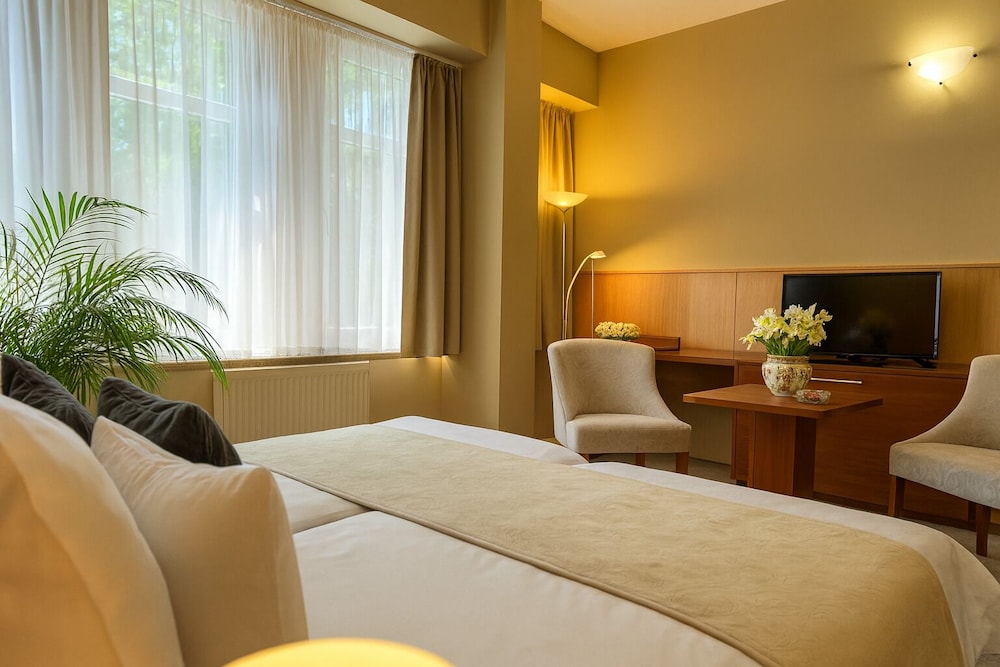 Twin Room, Courtyard View