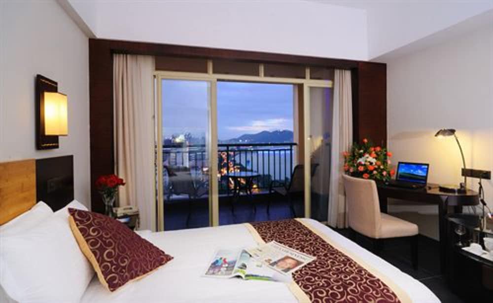 90 degrees sea view Double bed room(sunshine)