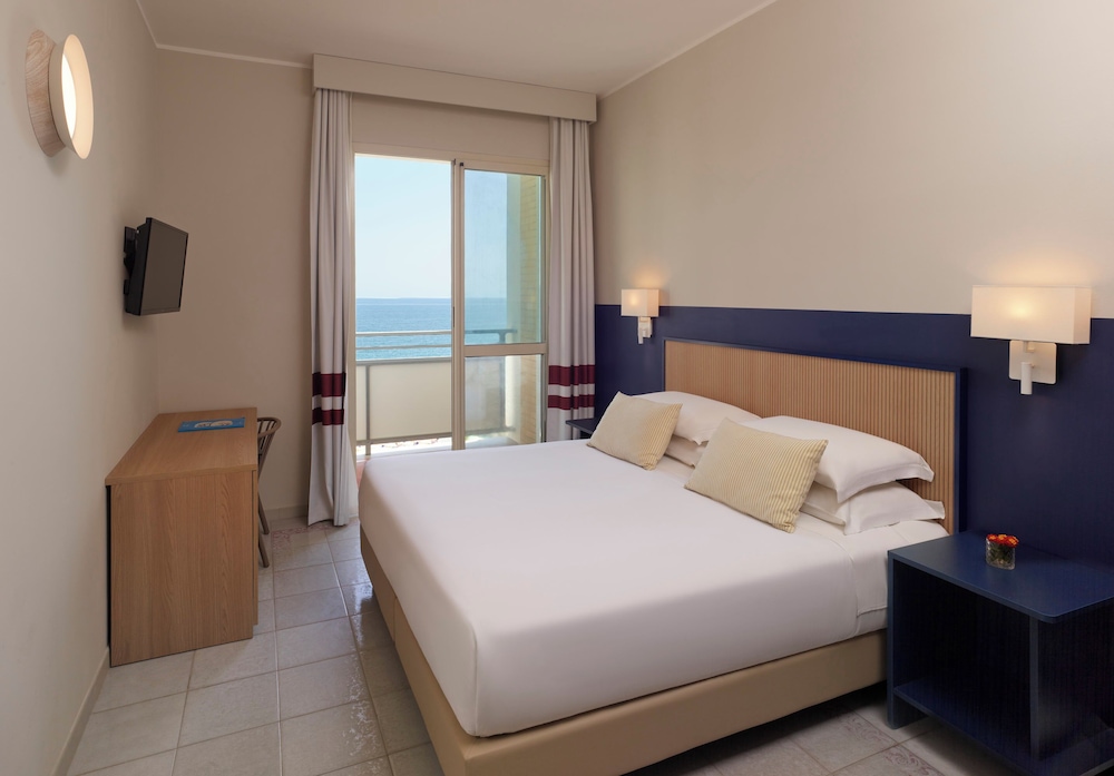 Classic Double Room, Sea View - Photo 1