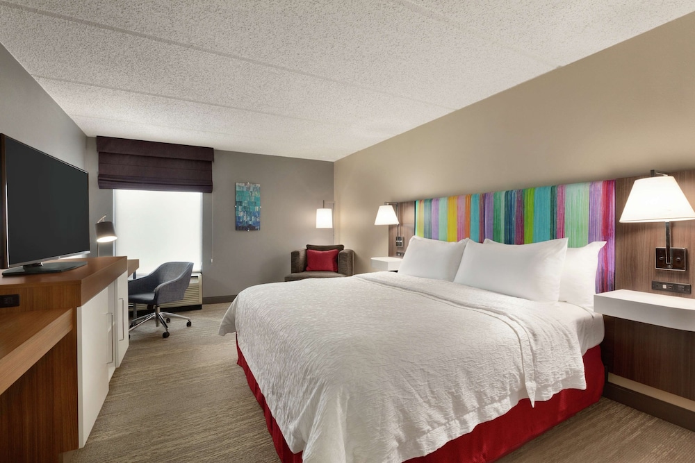 Room, 1 King Bed, Accessible, Bathtub - Photo 3