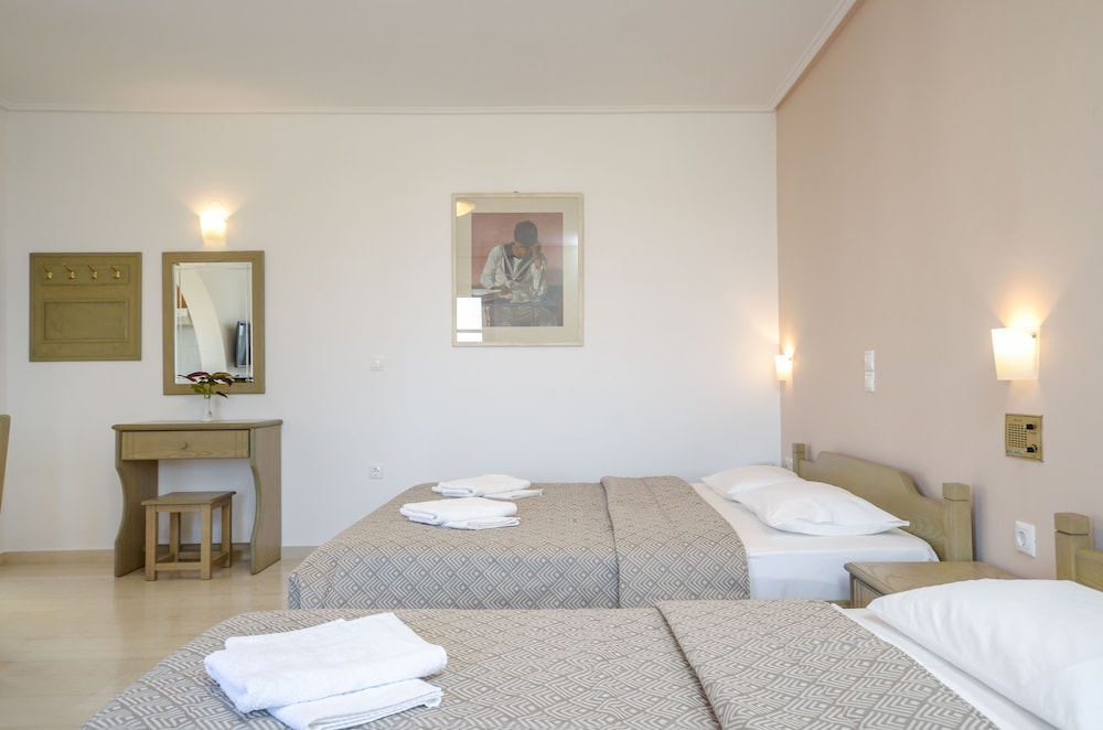 Economy Triple Room, Ground Floor photo 3