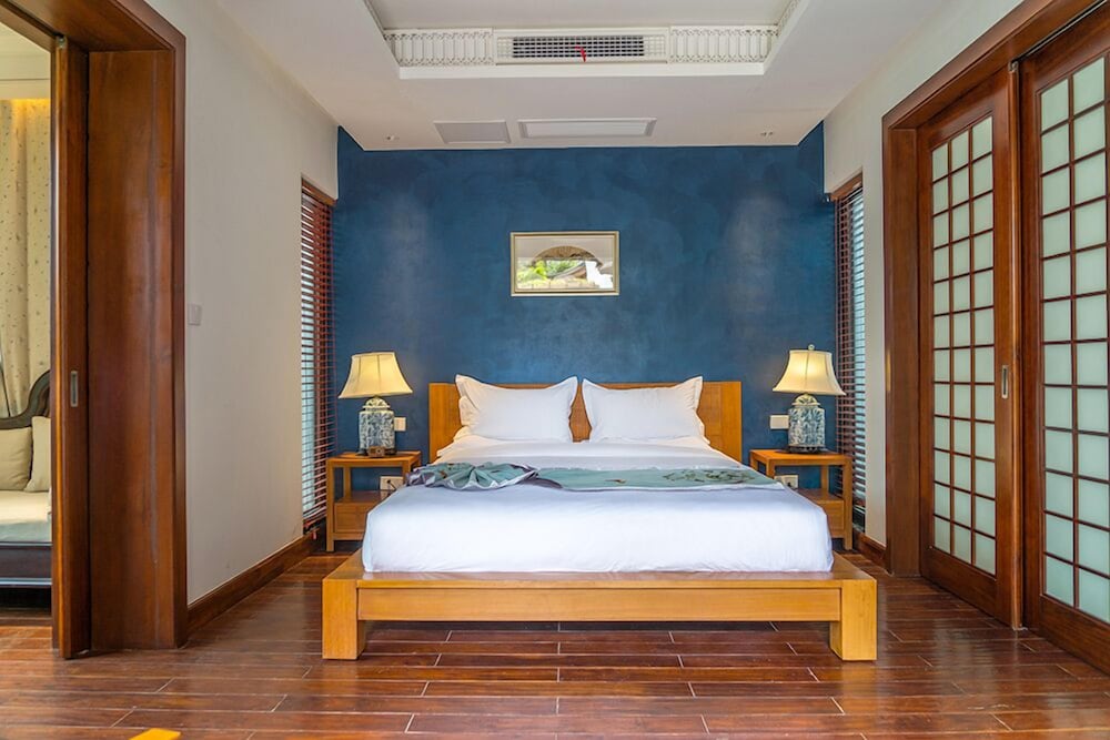 Luxury House photo 3