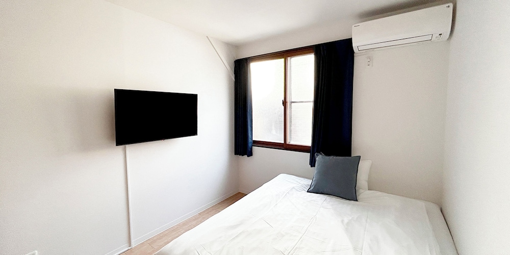 Basic Twin Room, Non Smoking, Ground Floor (101) photo 2