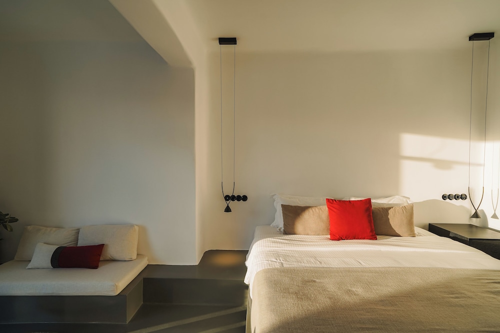 Signature Suite - Photo 4